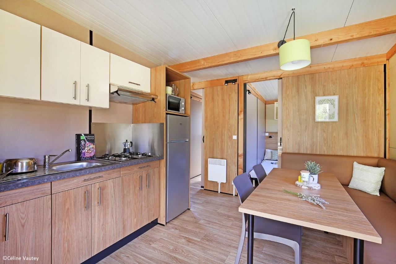 Hotel Camping Des Loisirs Évron Zimmer foto